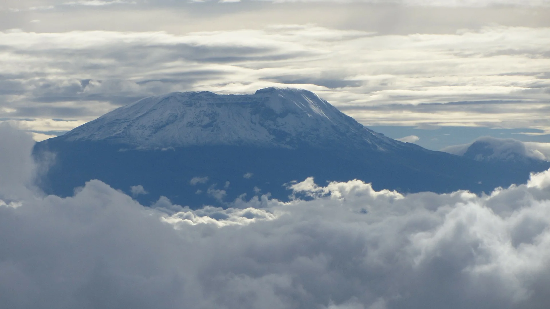 kilimanjaro-279998_1920.jpg