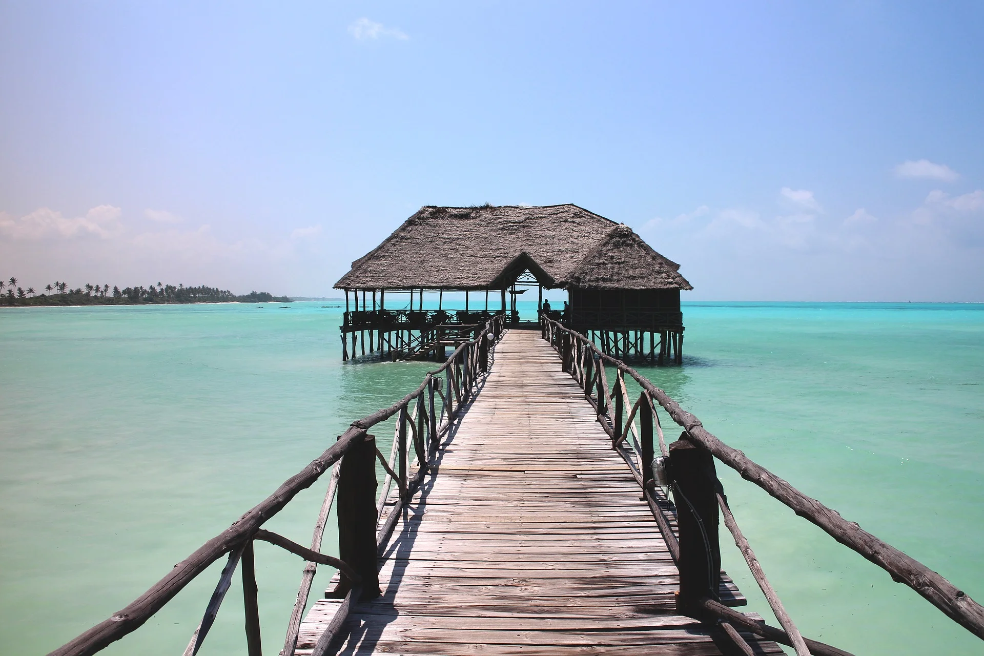 paradise-1582173_1920.jpg