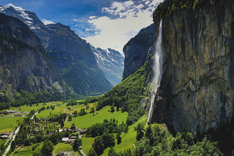 europe-by-rail-switzerland-lauterbrunnen.jpg