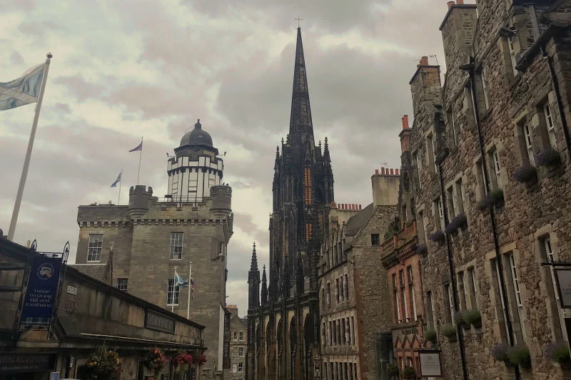 places-to-visit-in-scotland-edinburgh.jpg