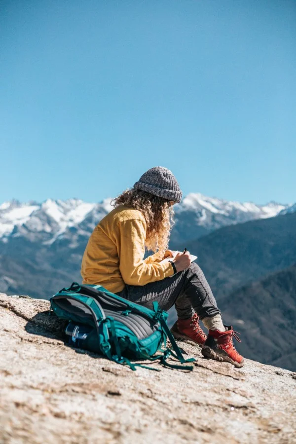 traveler-versus-tourist-discussion-backpacker.jpg