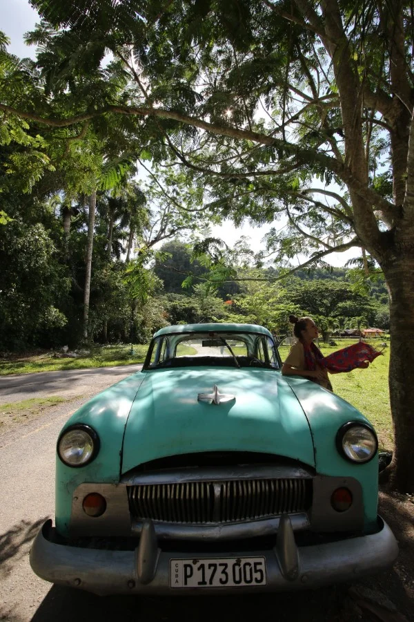 traveling-to-cuba-vintage-car.jpg