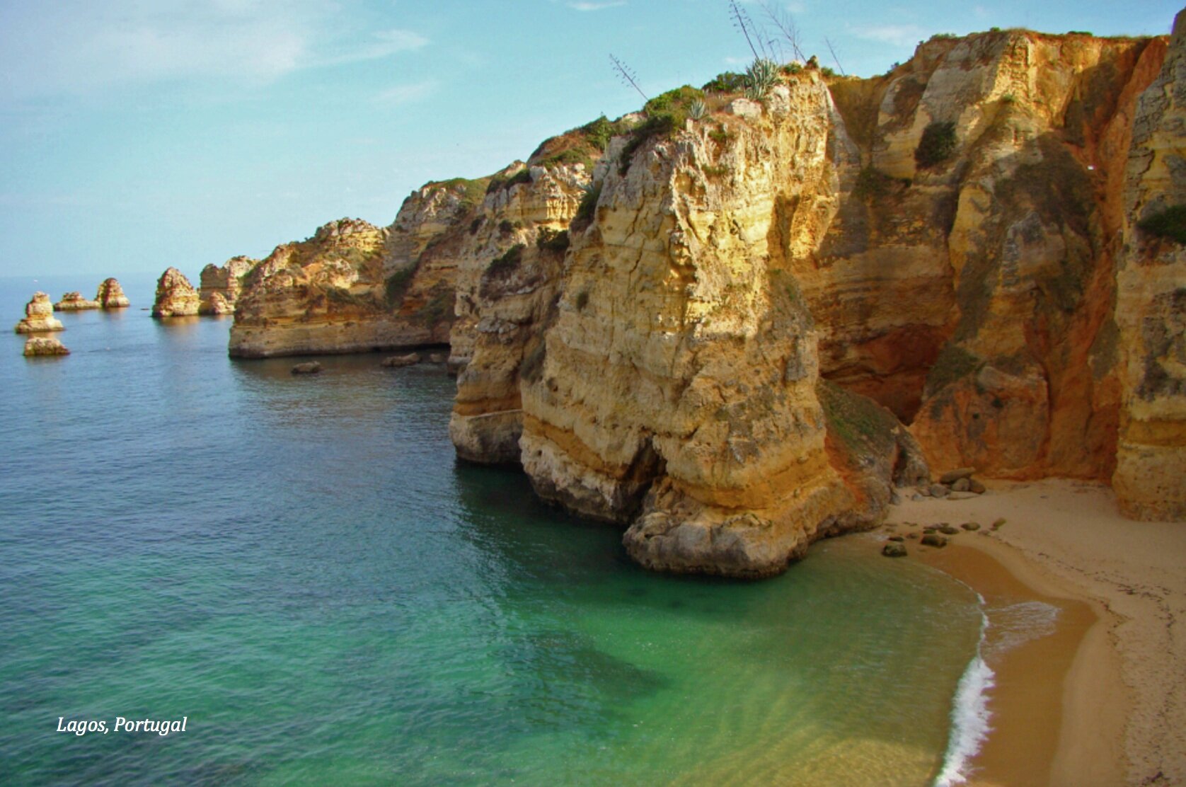  Kayak through beautiful sea caves and rock foundations along the coast of Portugal   Visit the school of the Navigators and be inspired by the stories of explorers like Colombus and Vasco De Gama   Swim and surf on beautiful white sand beaches   Try