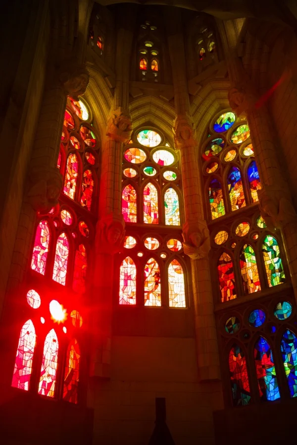 six-steps-to-plan-your-perfect-first-trip-to-spain-barcelona-sagrada-familia.jpg