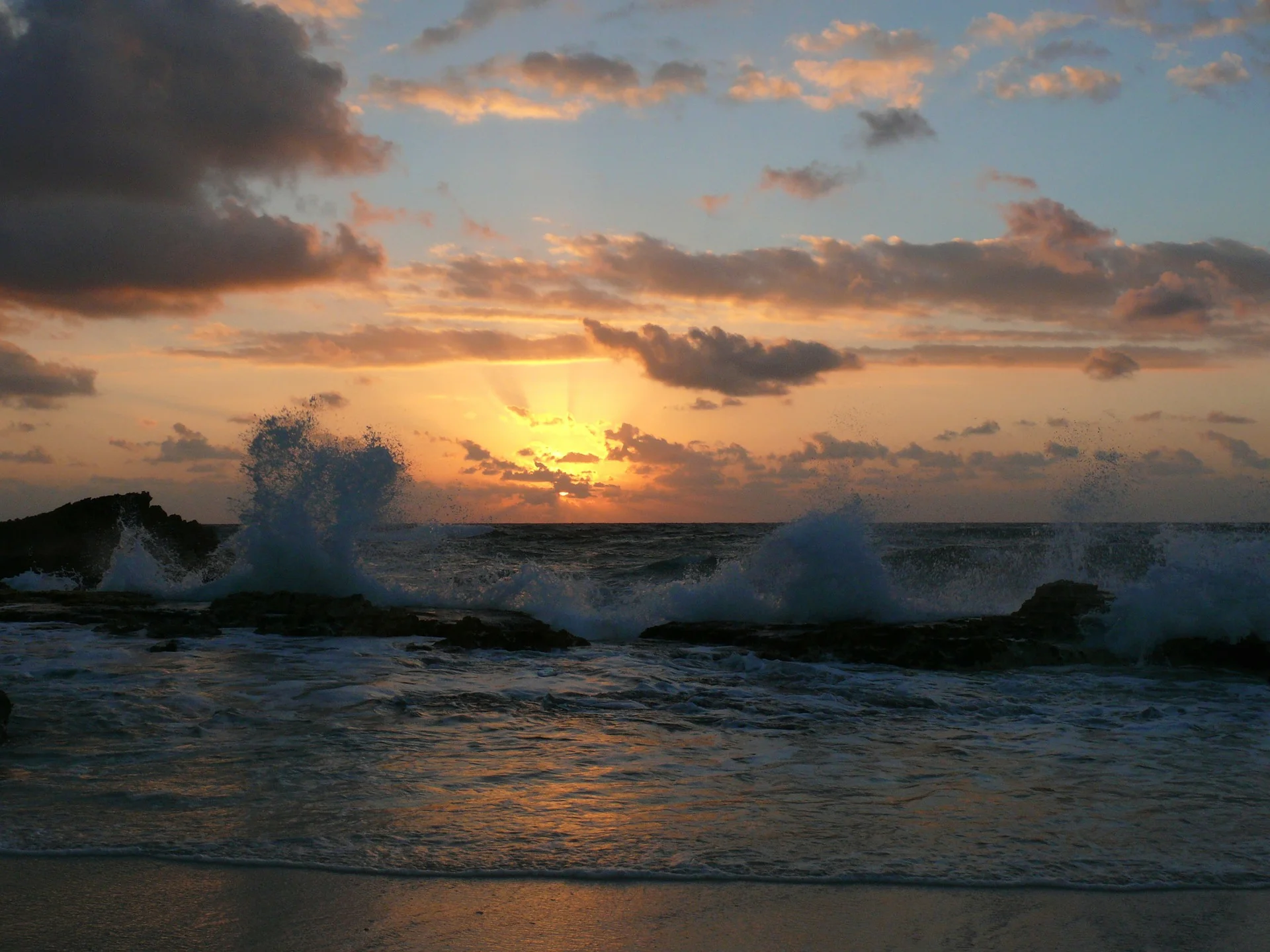 sunrise-69614_1920.jpg