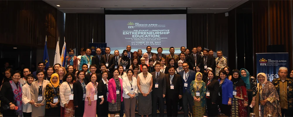 Delegates from the ASEAN-member countries pose with CHED Chair Dr. Patricia B. Licuanan (center) who is flanked by (left) Miriam College President Dr. Rosario O. Lapus and (right) Educational Innovation and Skills Development (EISD) UNESCO APEID Bangkok Chief Libing Wang, and 6th UNESCO APEID Meeting Chair Dr. Antonio M. Lopez.
