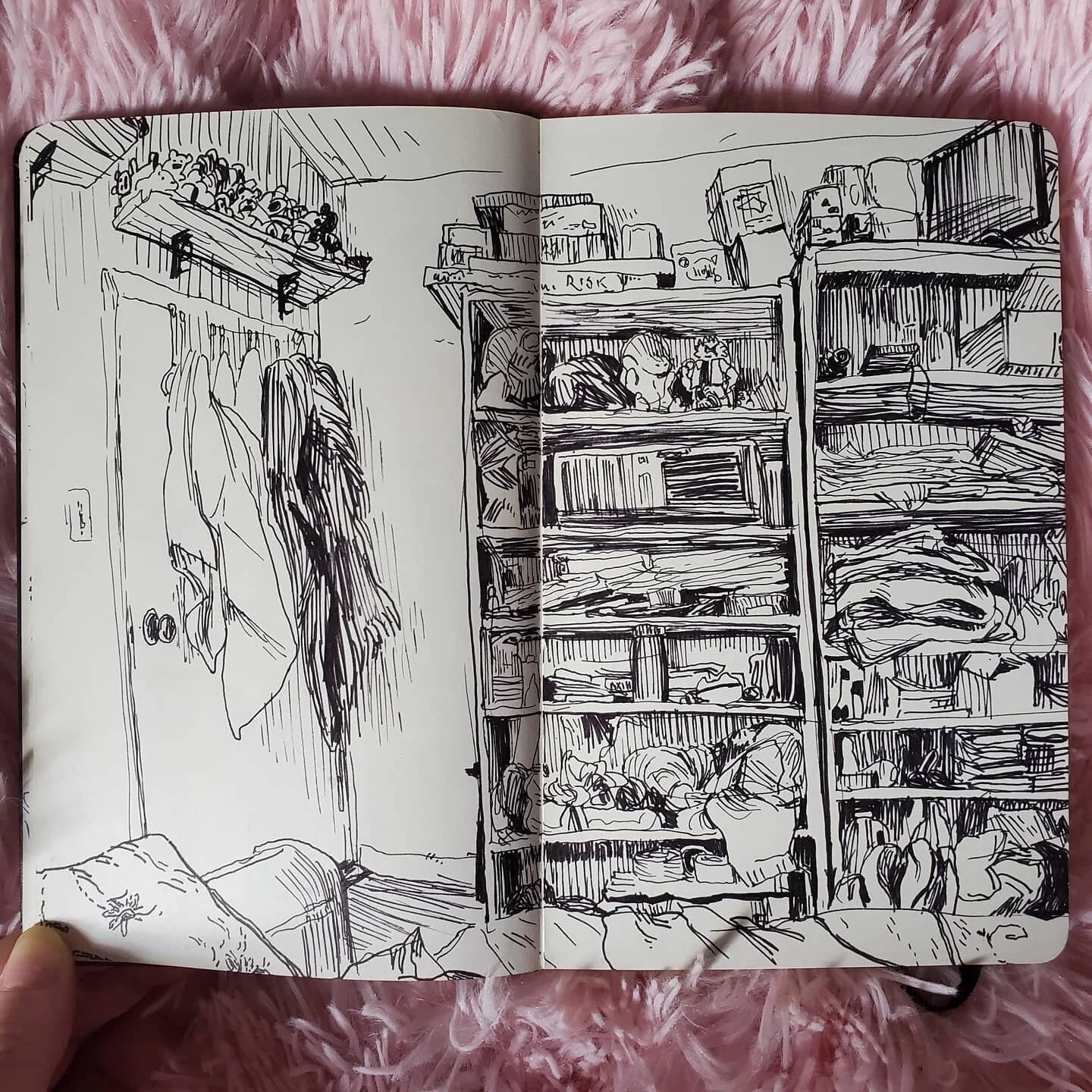 It's #sketchbooksunday babeyyy. Drawing shelves piled with stuff is very fun to me for some reason!! #sketchbook #moleskine