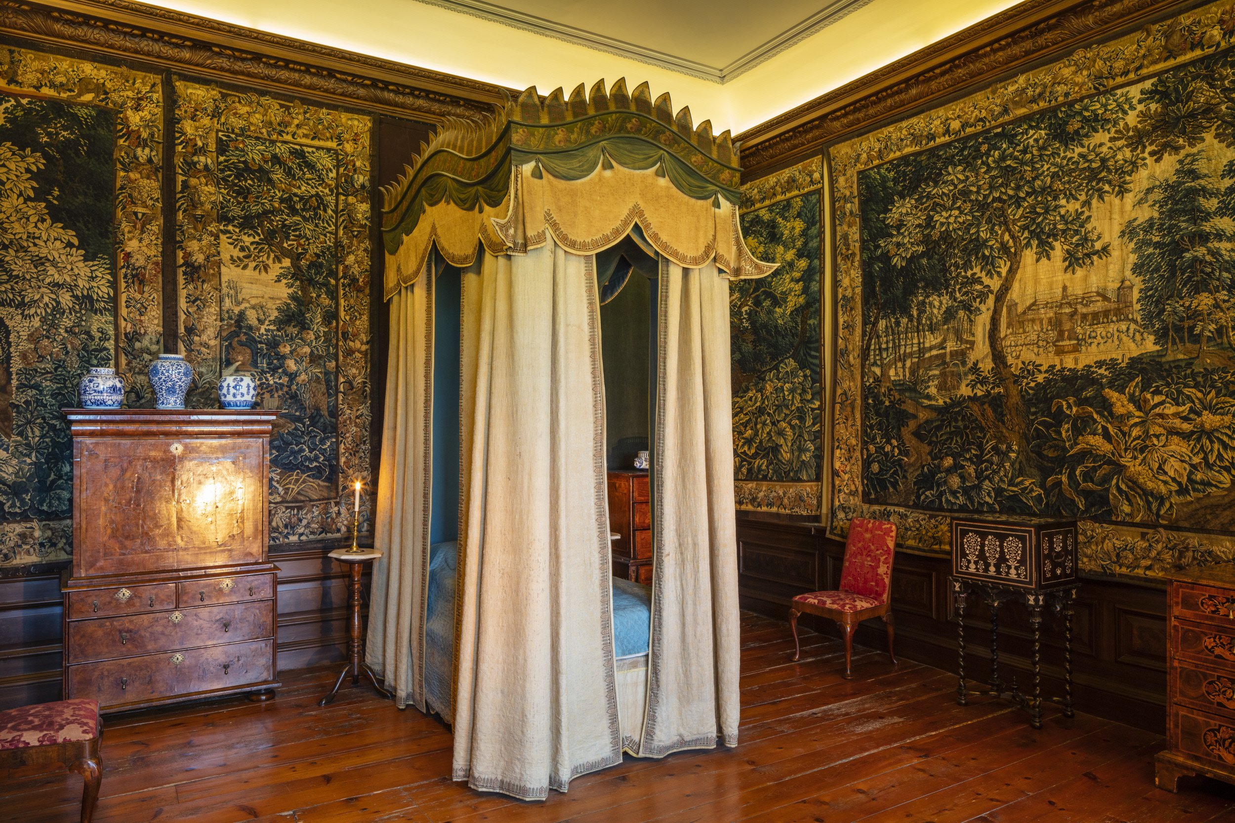  Tapestry Bedroom ©National Trust 