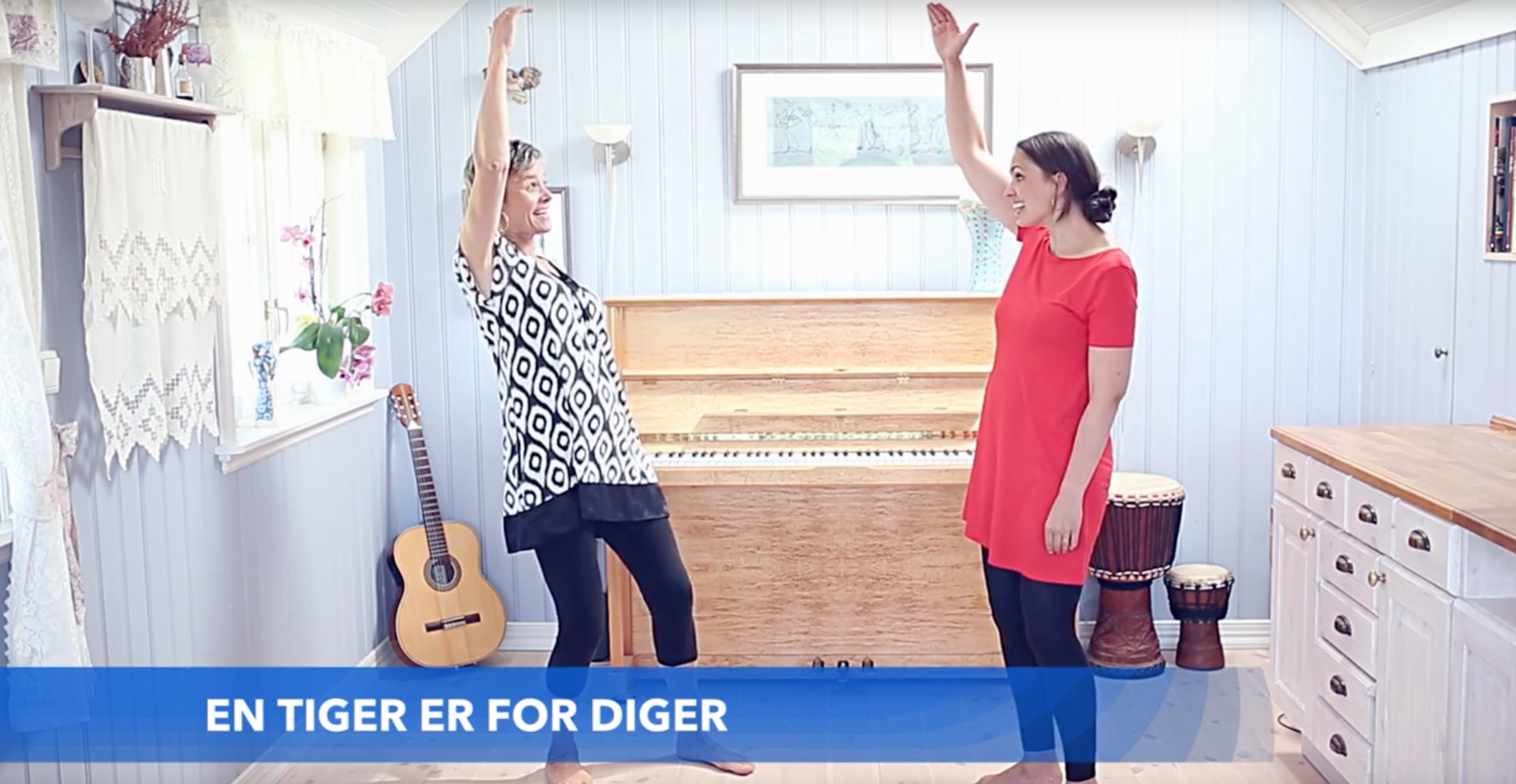 Sangbanken inneholder en rekke forklaringsvideoer som viser hvordan man lærer bort morsomme sanger og sangleker.