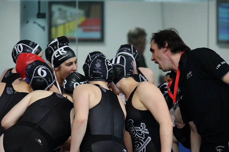 otter_girls_u19_team_talk.jpg