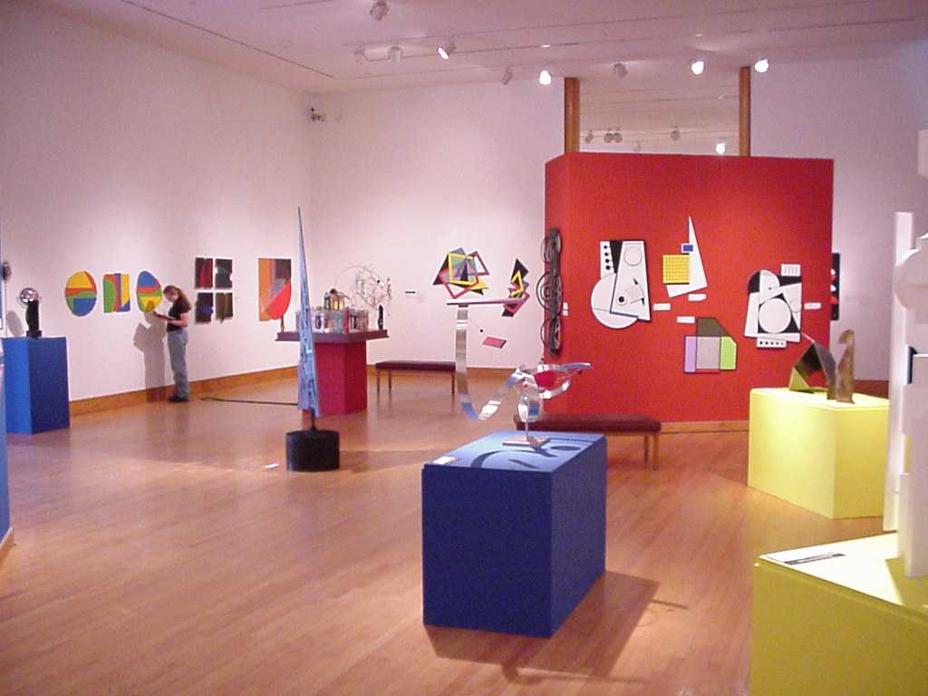 Outside the Box: Eleven International MADI Artists featuring Carmelo Arden Quin and Volf Roitman from the Masterson and Lenherr Collections, 2001.