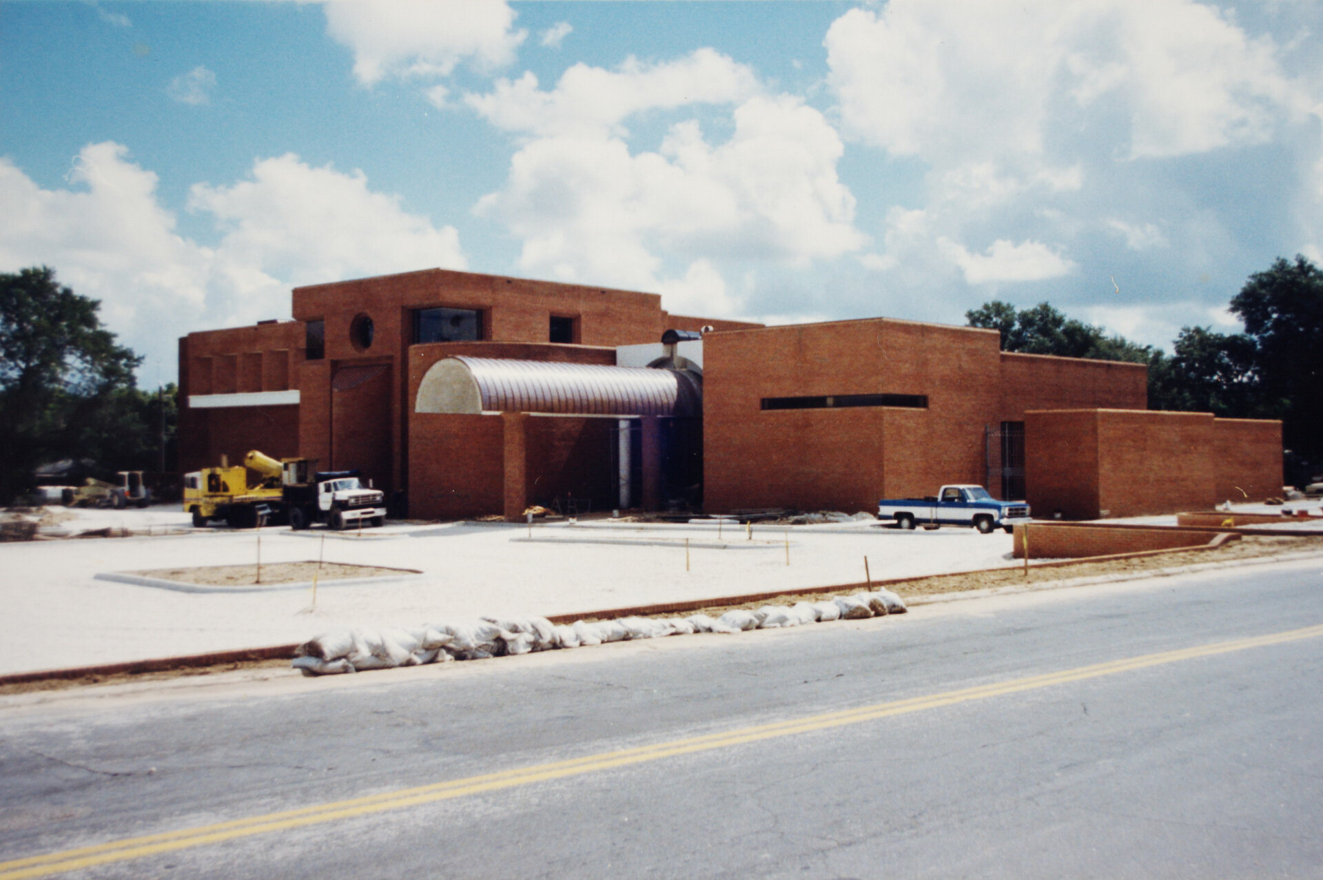  Construction of the Museum’s current home, which was formally dedicated in September 1988 