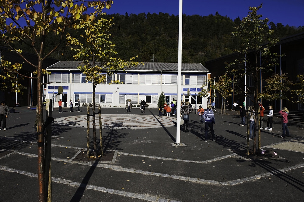   Skolegården på Borge skole (foto Dag Jenssen)  