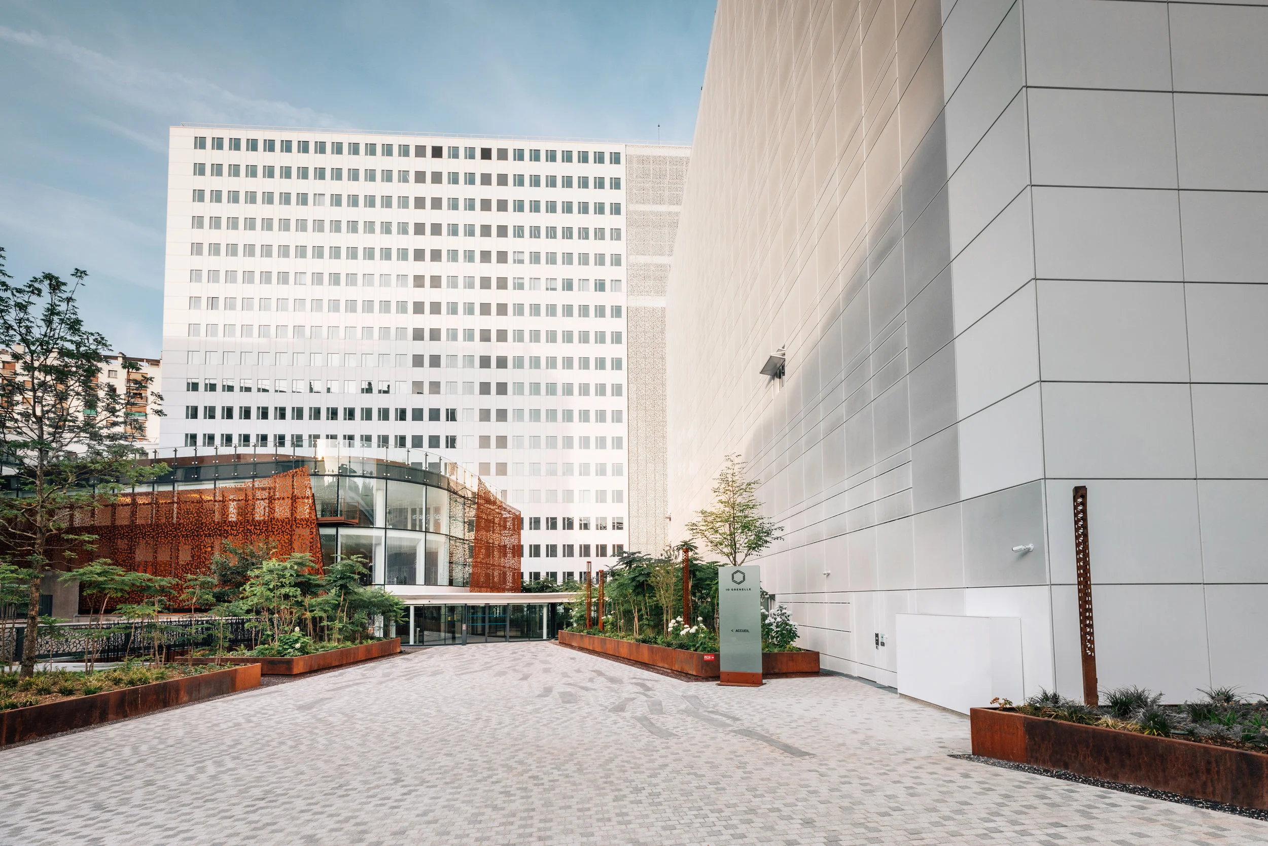 2017-09-22, 10 Grenelle HD-1b.jpg