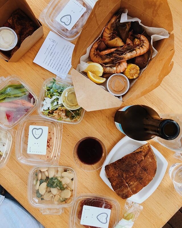 Magical (and socially distanced) picnic at @lounashville 🖤🖤🖤 I think my fav thing may have been the whipped eggplant!?🍆 Gotta love a valid reason to use that emoji. Order your picnic sacs for to go and eat at home or reserve a table for a 7pm mov