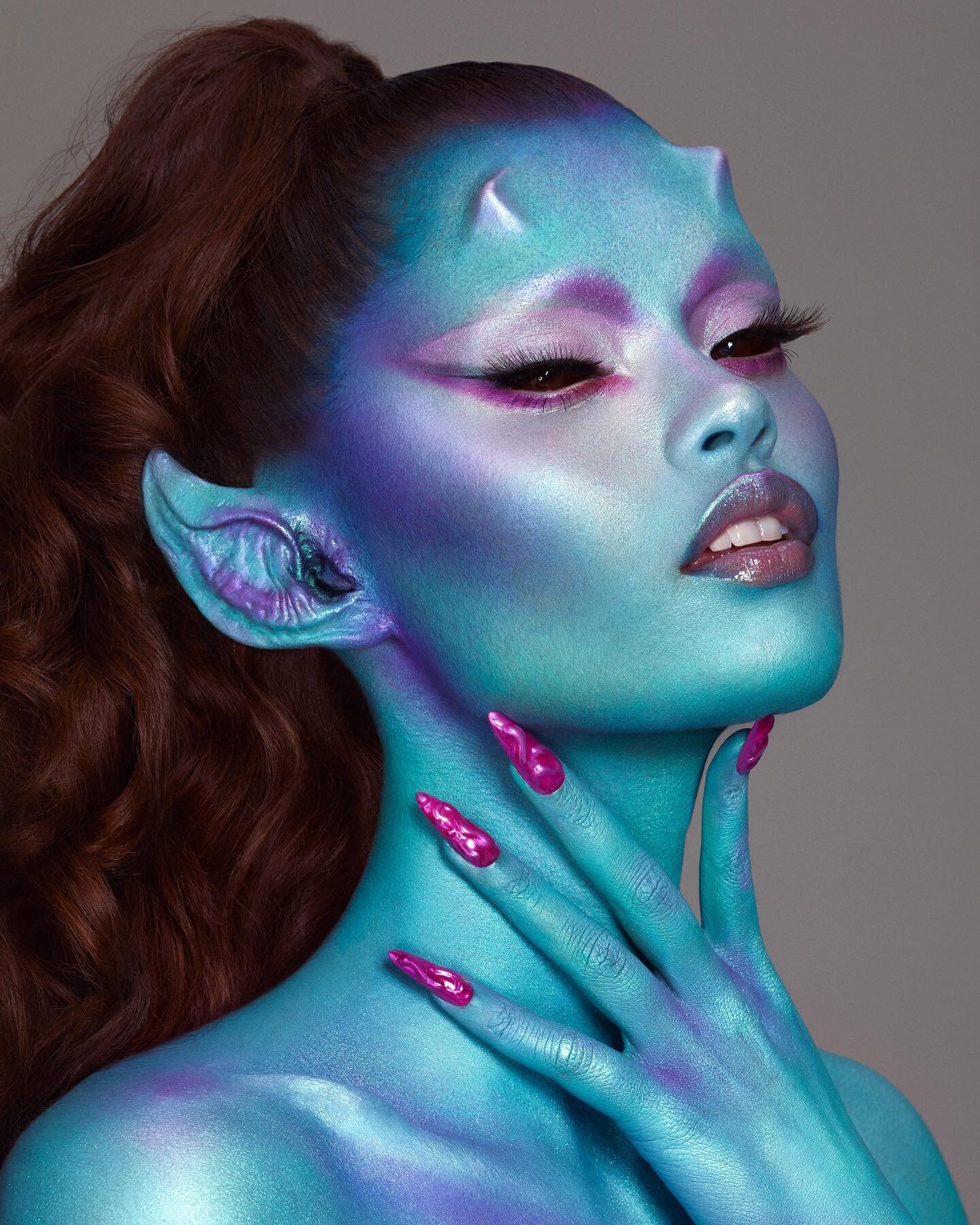 Alien makeup fun with @jayden_fa and @jhair_stylist featuring @janaskye_ 
Swipe to see her as she usually is! 
Makeup by me, assisted by @camilledelattre with nails by @emilygilmour.nails 

See my previous post for all the product details 

_________