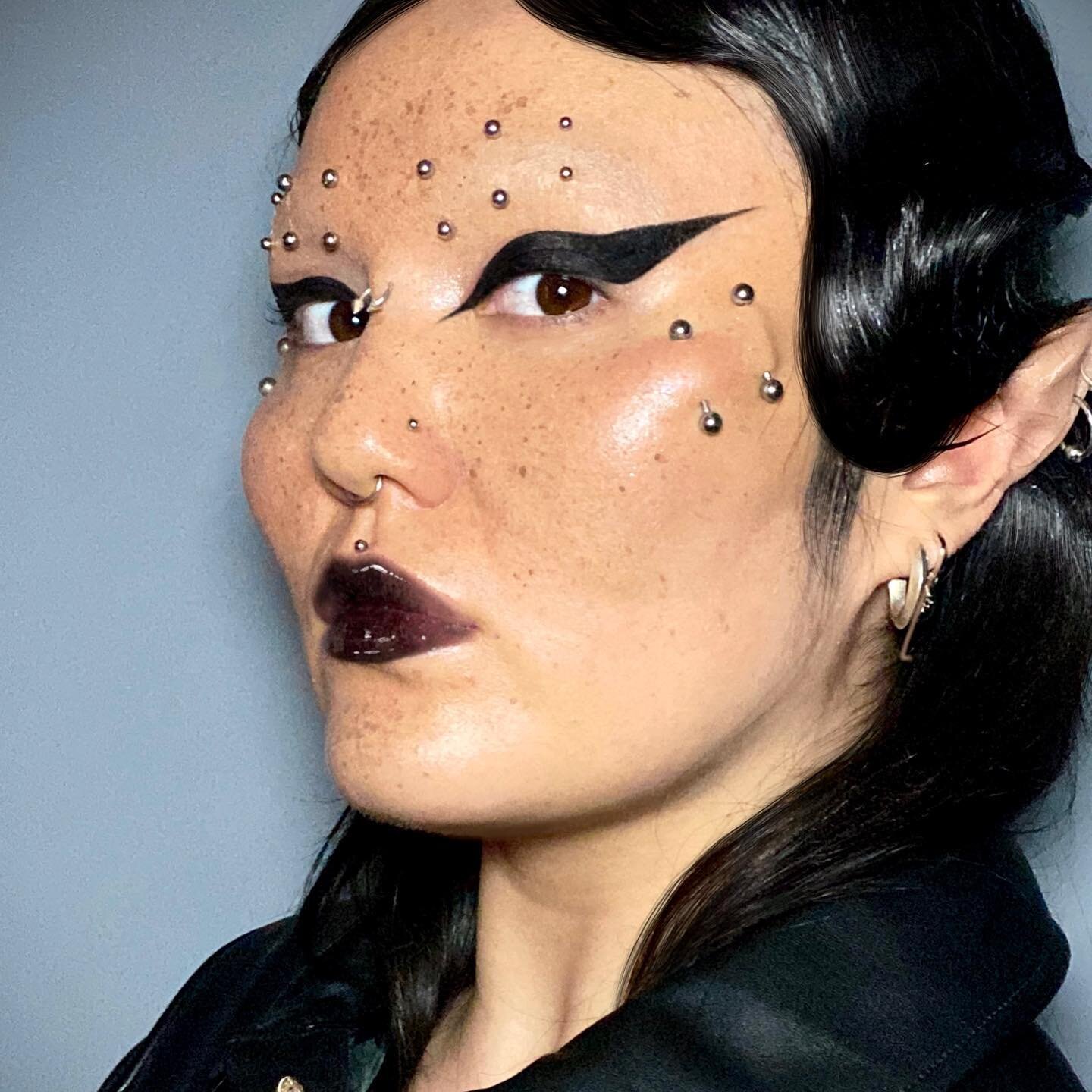 Balenciaga? I don&rsquo;t even know her! 
My major homage to @thealexisstone and their makeup designs for the @balenciaga #ss23 show, using cheeks and ears from @mfxwarehouse
Thank you @emily_mcgrory_sfx for letting me glue things to you and then for