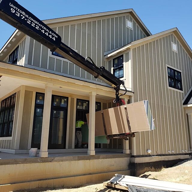 On to the next phase with our modern farmhouse build.  Always exciting to see the drywall going up, the house really starts to take shape as its being hung.
.
. Have a great weekend everyone, looks like it's going to be a beautiful out! 🌞
.
.#homebu