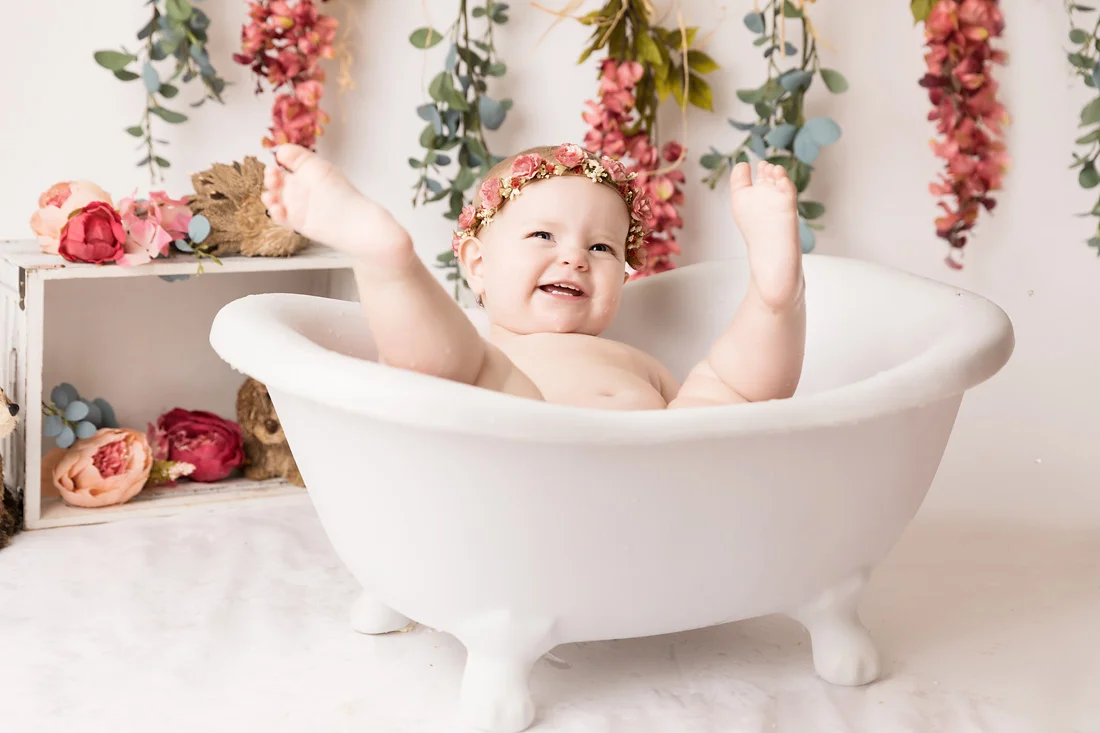 baby girl tub silly.jpg