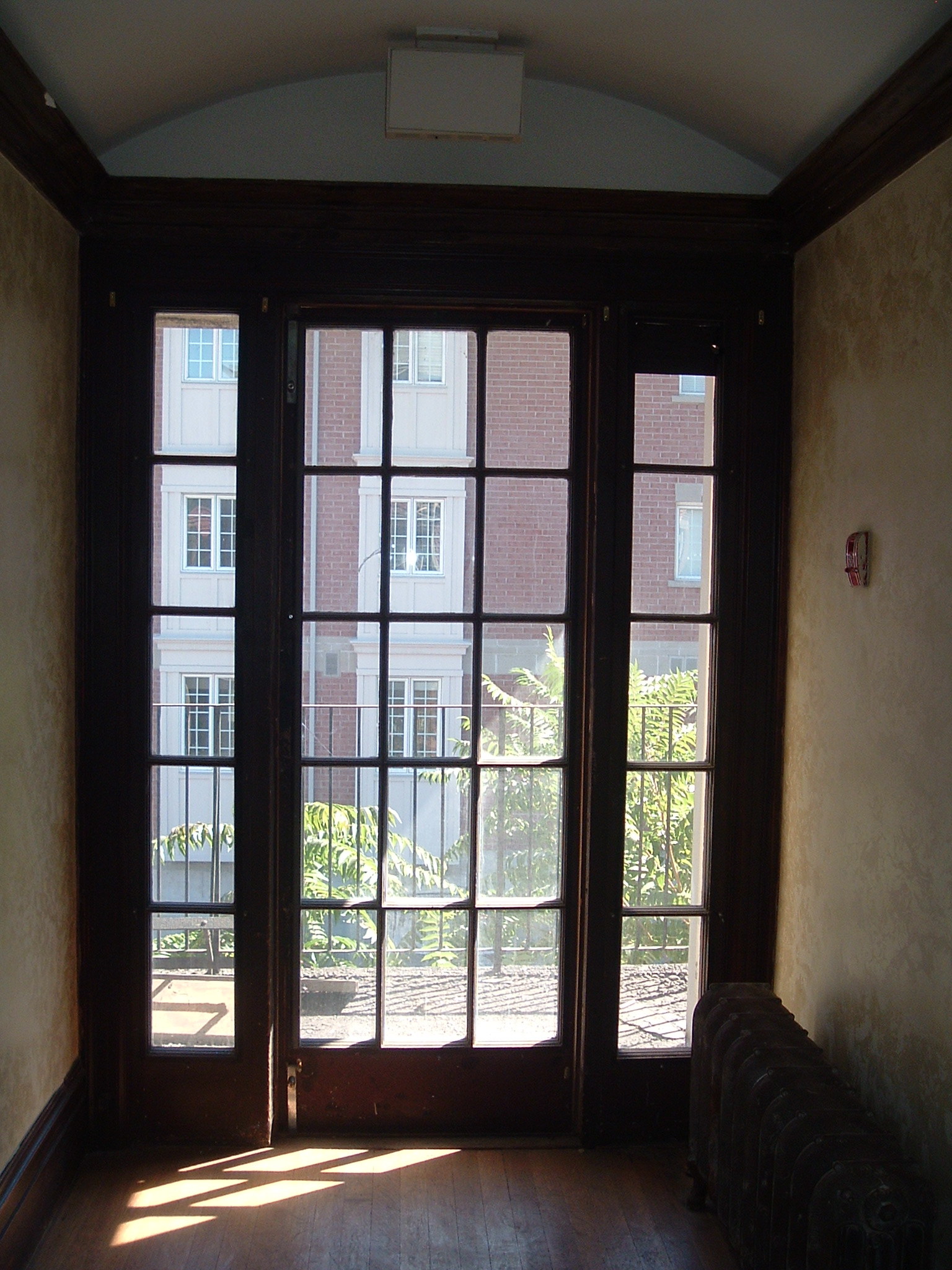  This project required interior renovations to meet the programming needs of the new school while also maintaining the integrity of the existing building envelope. 