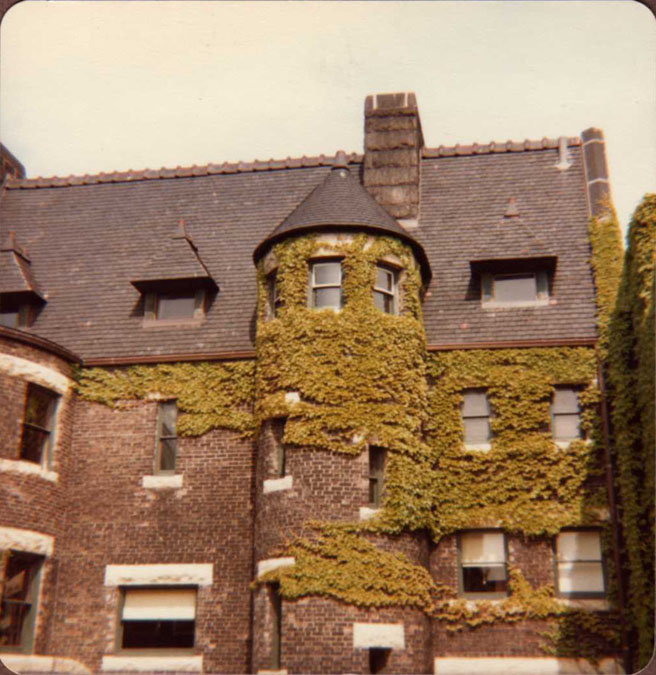 Glessner House courtyard, June 7, 1981 (photo by William Tyre)