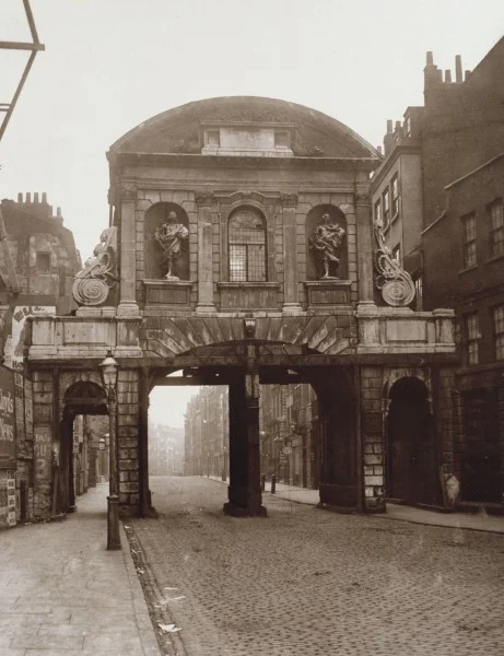 19: Temple Bar
