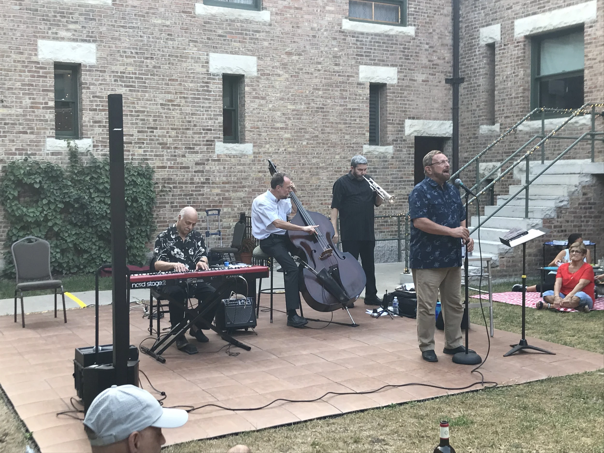 Courtyard Concert: The Wayne Messmer Trio