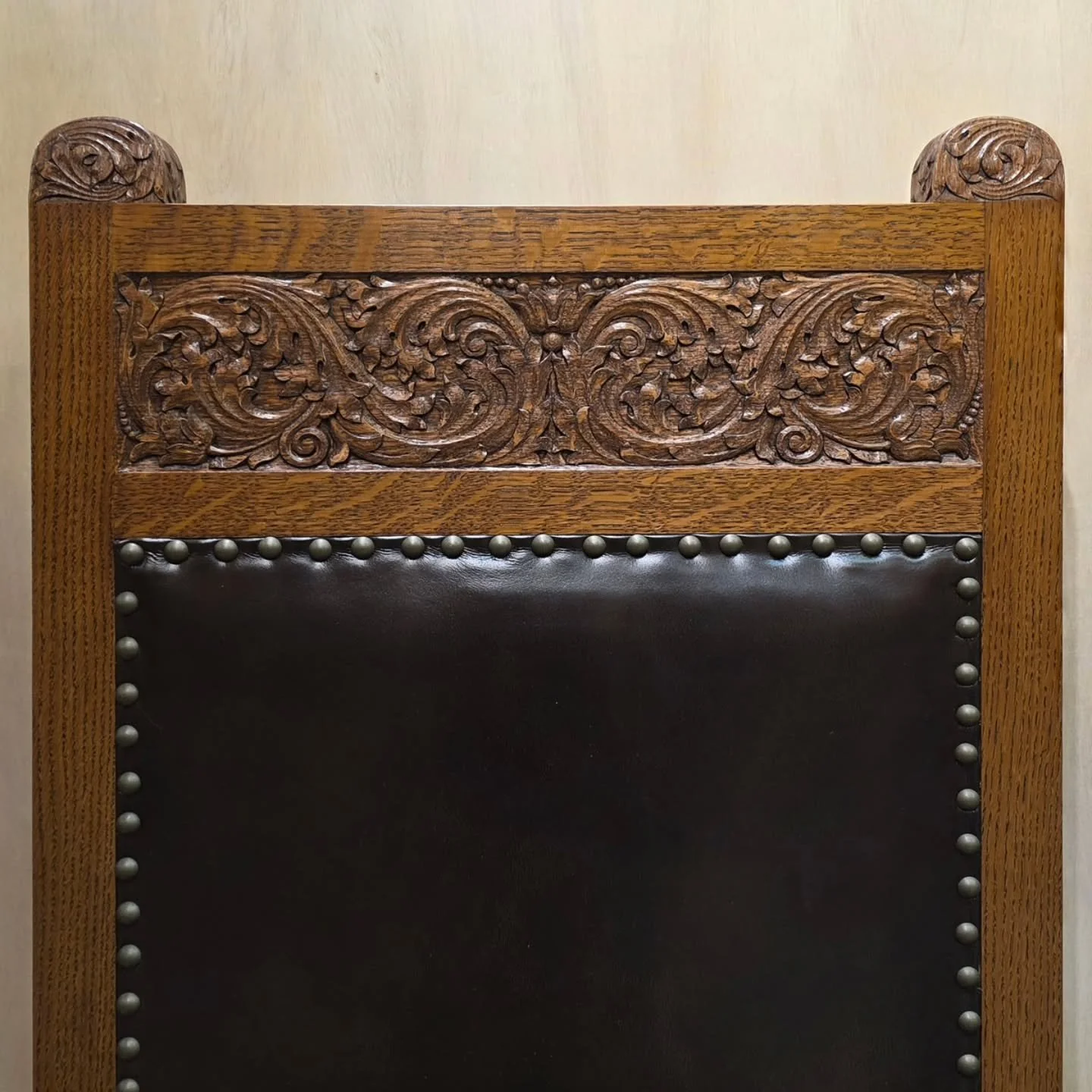 This week&rsquo;s 📸 Photo Friday 📸 shows a detail of one of the two new oak and leather chairs recently placed in front of the fireplace in the main hall. 

The chairs, designed and carved by @patrickburkeart, are exact copies of the originals, whi