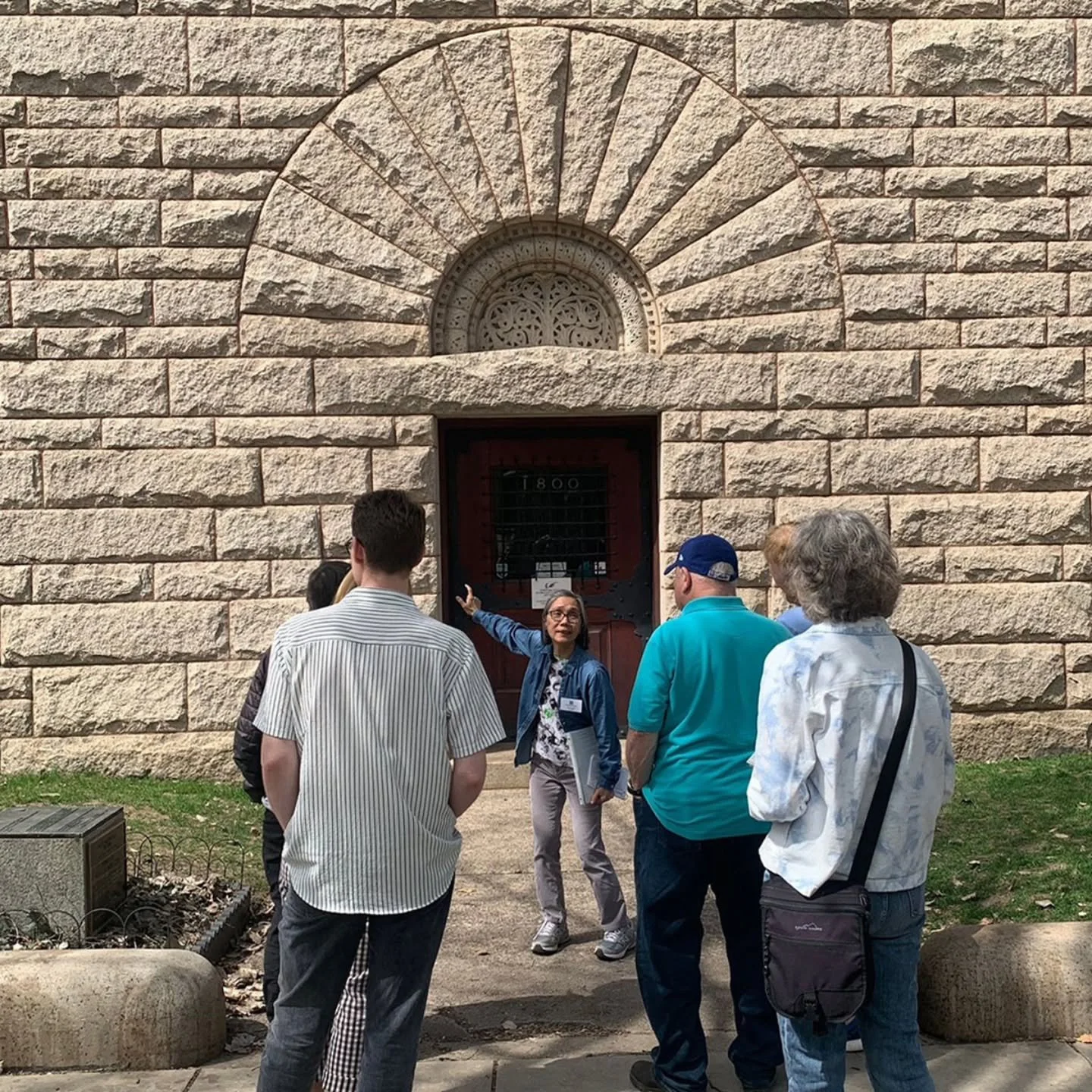 Do you have a passion for history and architecture, and do you enjoy sharing it with others? 

Consider becoming a docent at Glessner House! New docent training will take place over five consecutive Saturdays starting February 28; each class runs fro