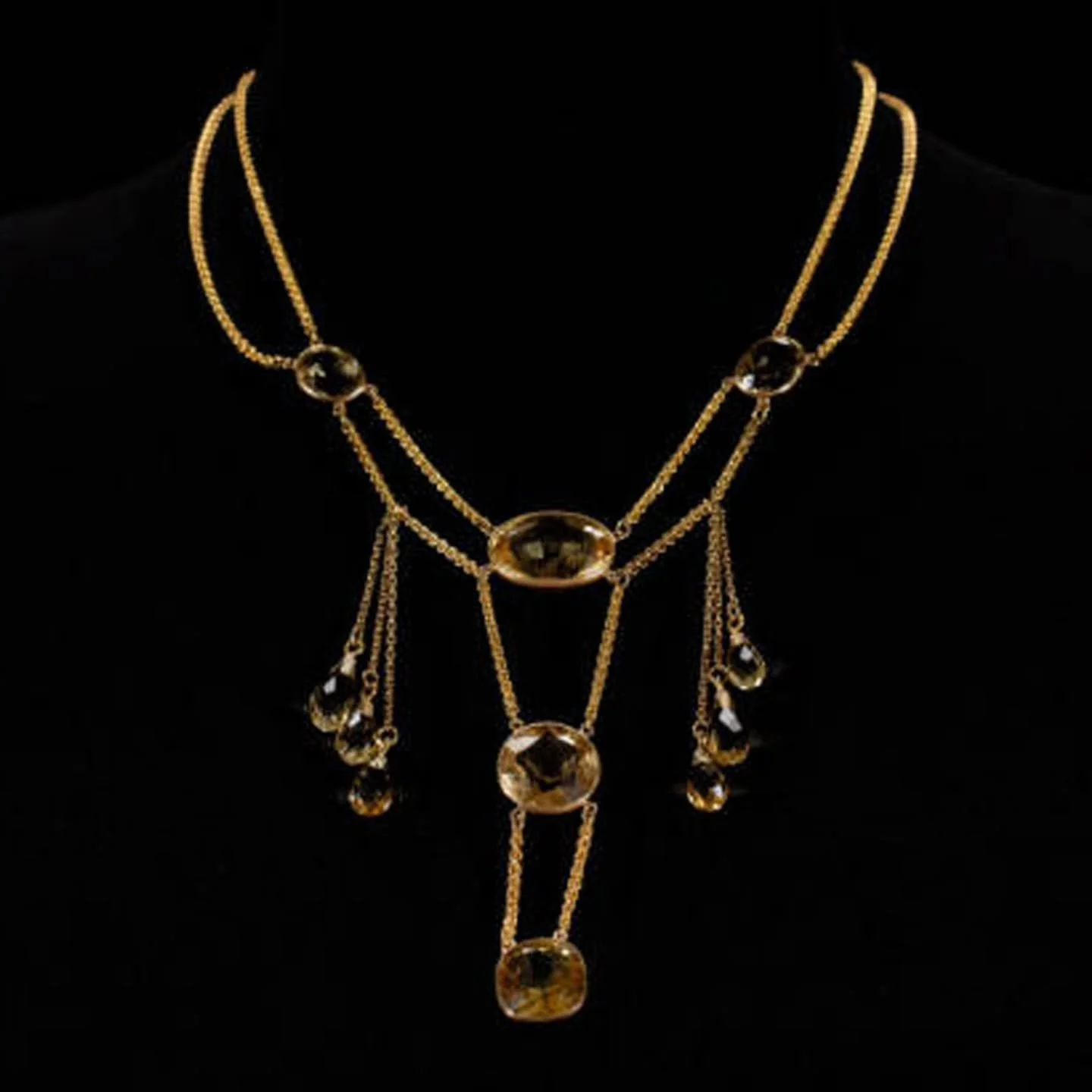 Join us on Thursday, June 18, when Darcy Evon presents a program exploring Arts &amp; Crafts metalwork and jewelry from the period 1890 to 1940, with a focus on Hull-House, the Fine Arts Building, and the Kalo Workshop. She will include information o