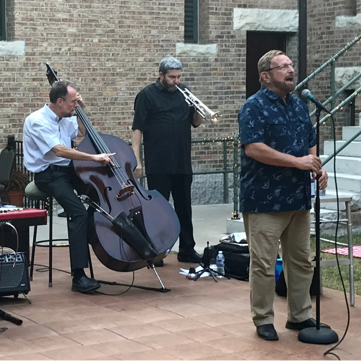 Join us on Wednesday, July 8 for our next courtyard jazz concert featuring Chicago legend @messmerwayne! Doors open at 5:30pm with music starting at 6:00pm. Bring your chairs, blankets, picnic basket, and favorite beverage and enjoy a terrific evenin