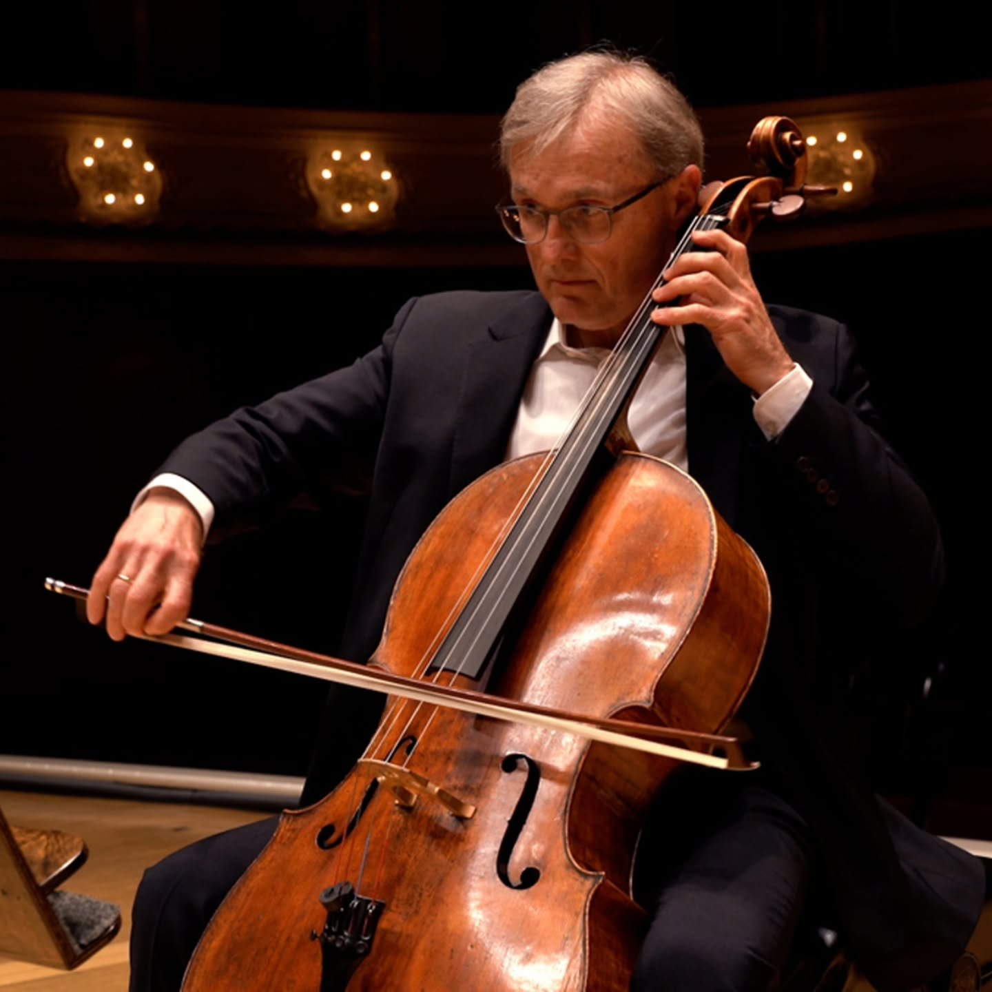 Join us for our next classical concert in the courtyard on Monday, August 10 at 6:00pm when John Sharp, principal cellist of the Chicago Symphony Orchestra, will be joined by his wife, violinist Liba Shacht. 

Bring your blanket and chairs, picnic ba