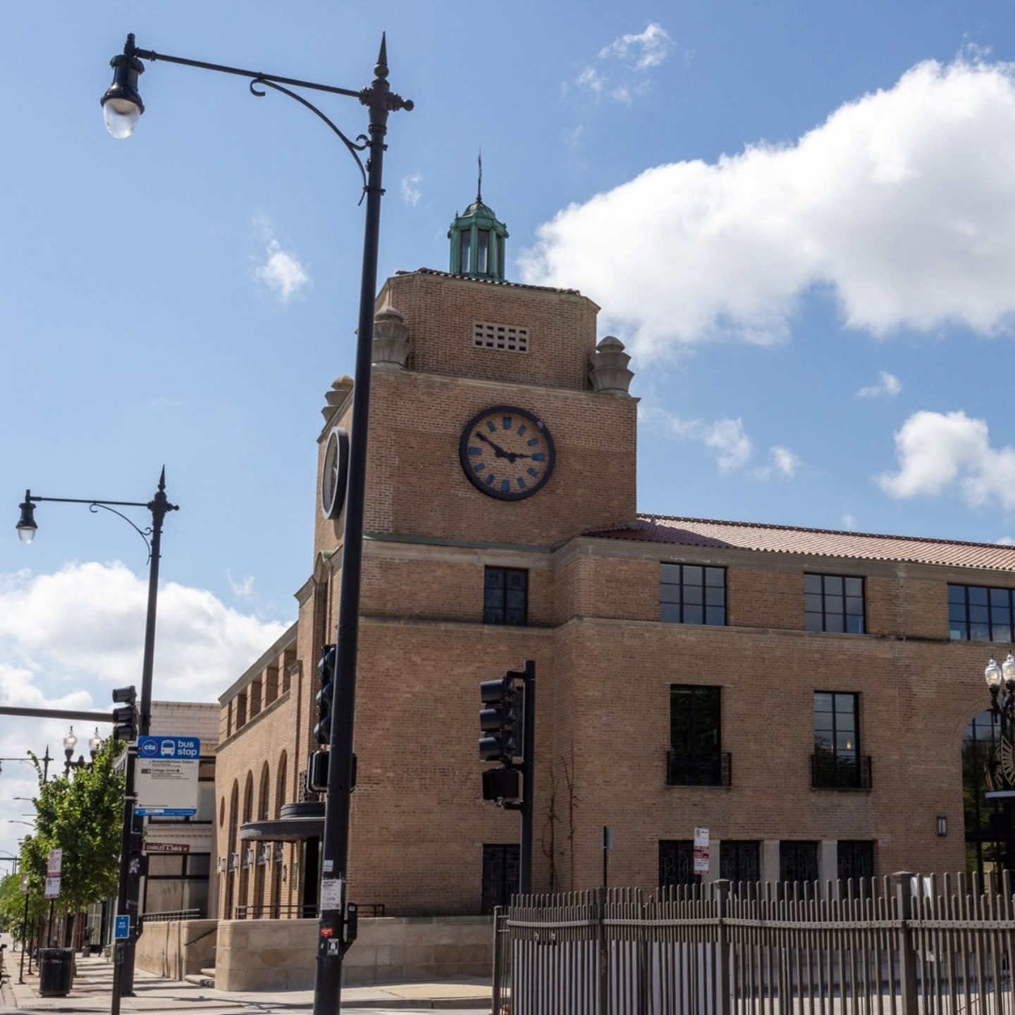 Limited tickets remain for our next Motor Row tour this Saturday, August 8, from 10:00 to 11:30am. This walking tour down South Michigan Avenue explores the largest intact early &ldquo;automobile row&rdquo; in the country with stunning showrooms clad