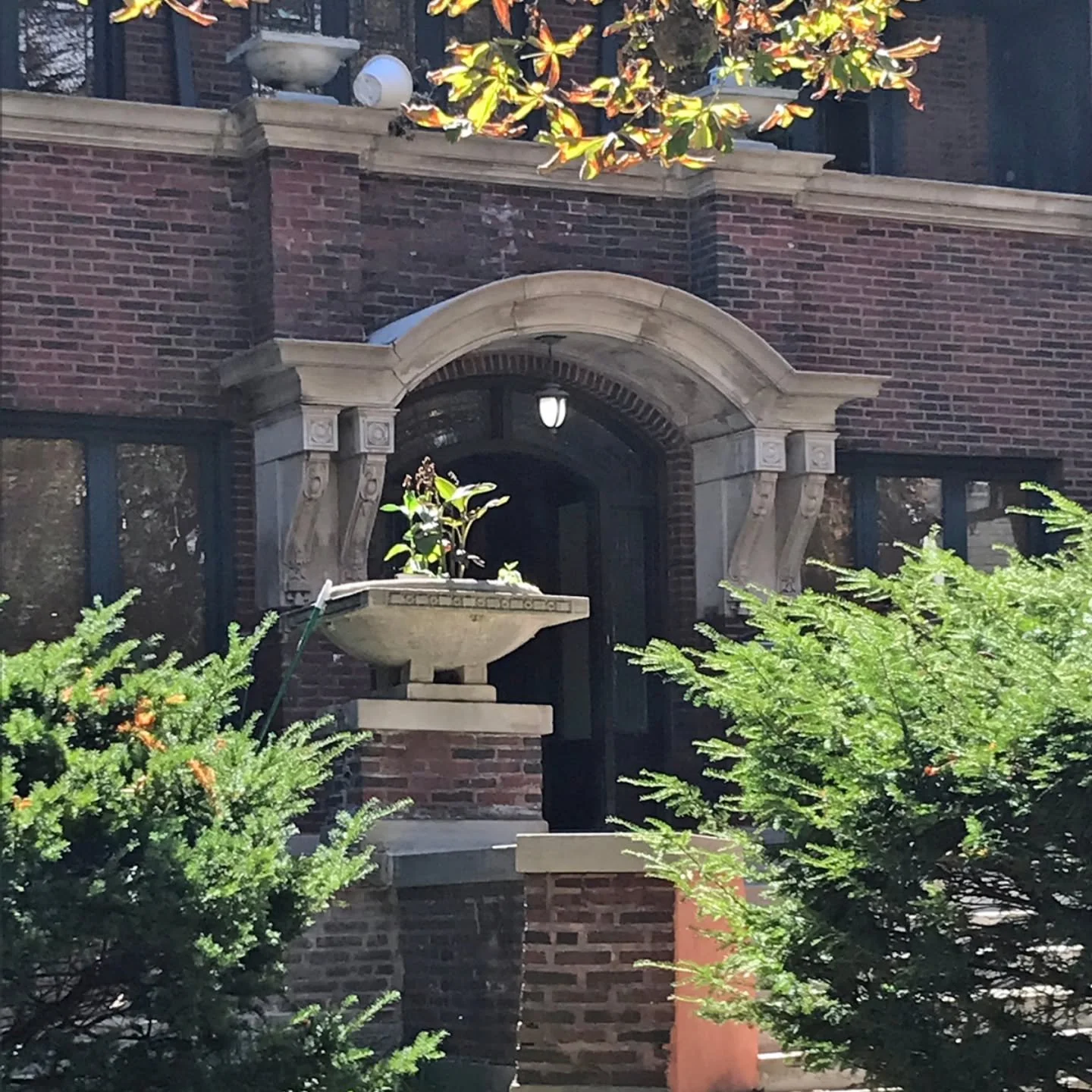 Explore the Hutchinson Street landmark district during our annual walking tour on Saturday, September 12, from 11:00 to 1:00pm. 

The 700 and 800 blocks of Hutchinson display a stunning array of late 19th and early 20th century homes, including sever