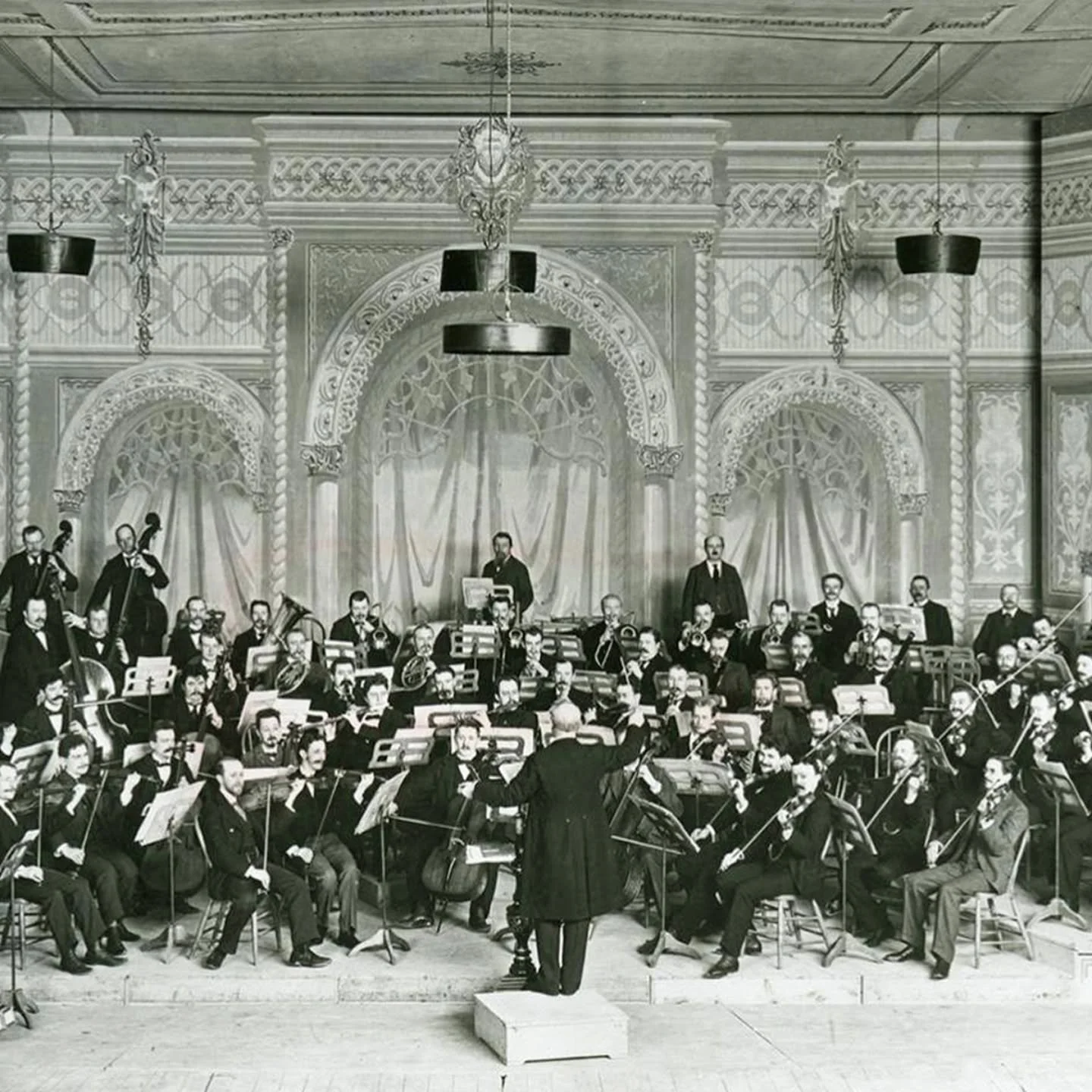 This week&rsquo;s 📸 Photo Friday 📸 commemorates the 135th anniversary of the first concert of the Chicago Orchestra, known since 1913 as the Chicago Symphony Orchestra. 

The Glessners, who were founders and major supporters of the orchestra, atten