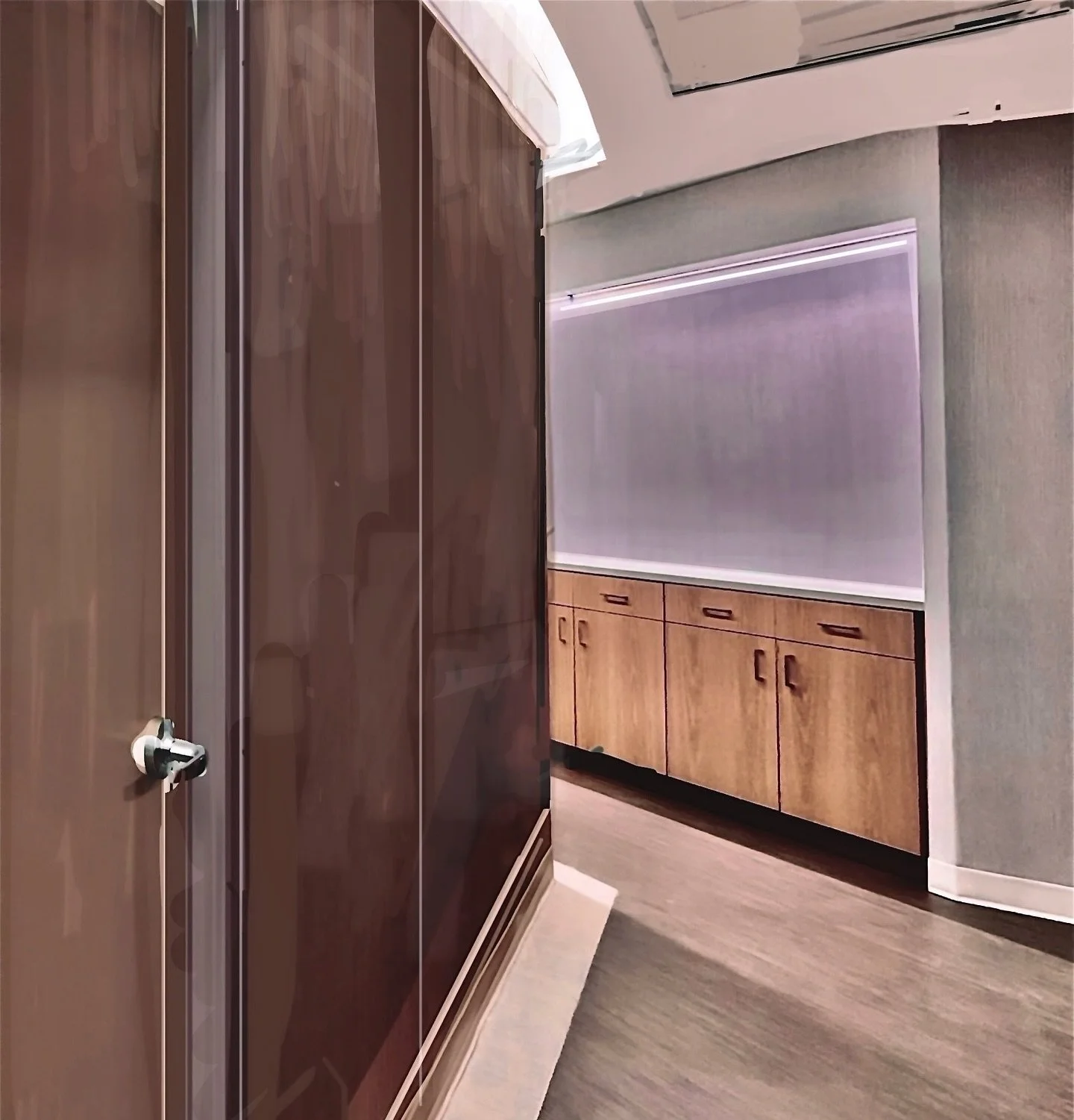 The million dollar question: is there a solution to the typical endless and by nature boring clinical corridors? The answer is yes, and in most cases looks&hellip;. random? na&iuml;f? puerile??. The go-to solution is to divide the corridor in smaller