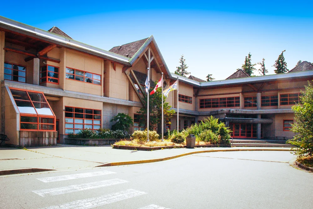 High School West Vancouver Rockridge Secondary — Go Canada Now