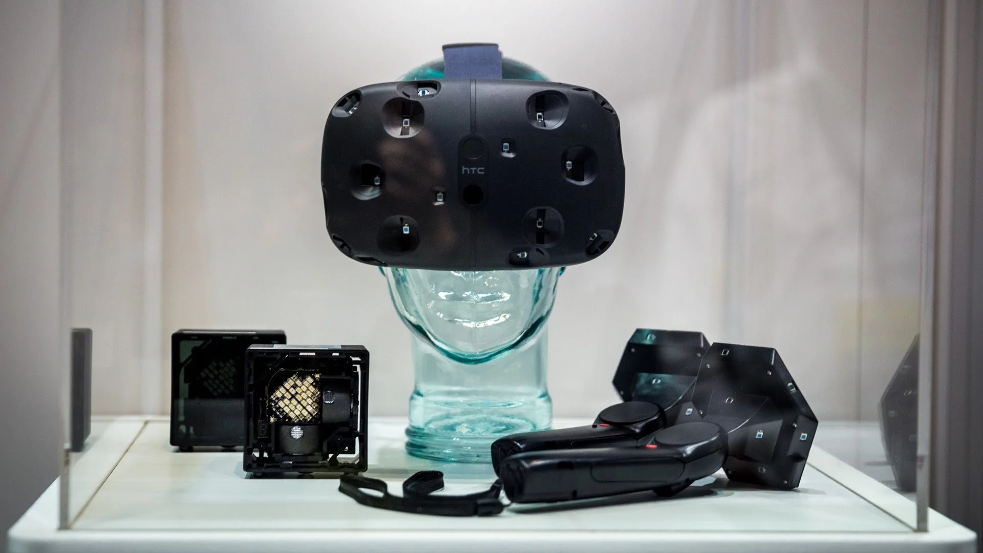 HTC's Vive Rings In At $799...Includes Ability To Answer Calls In VR