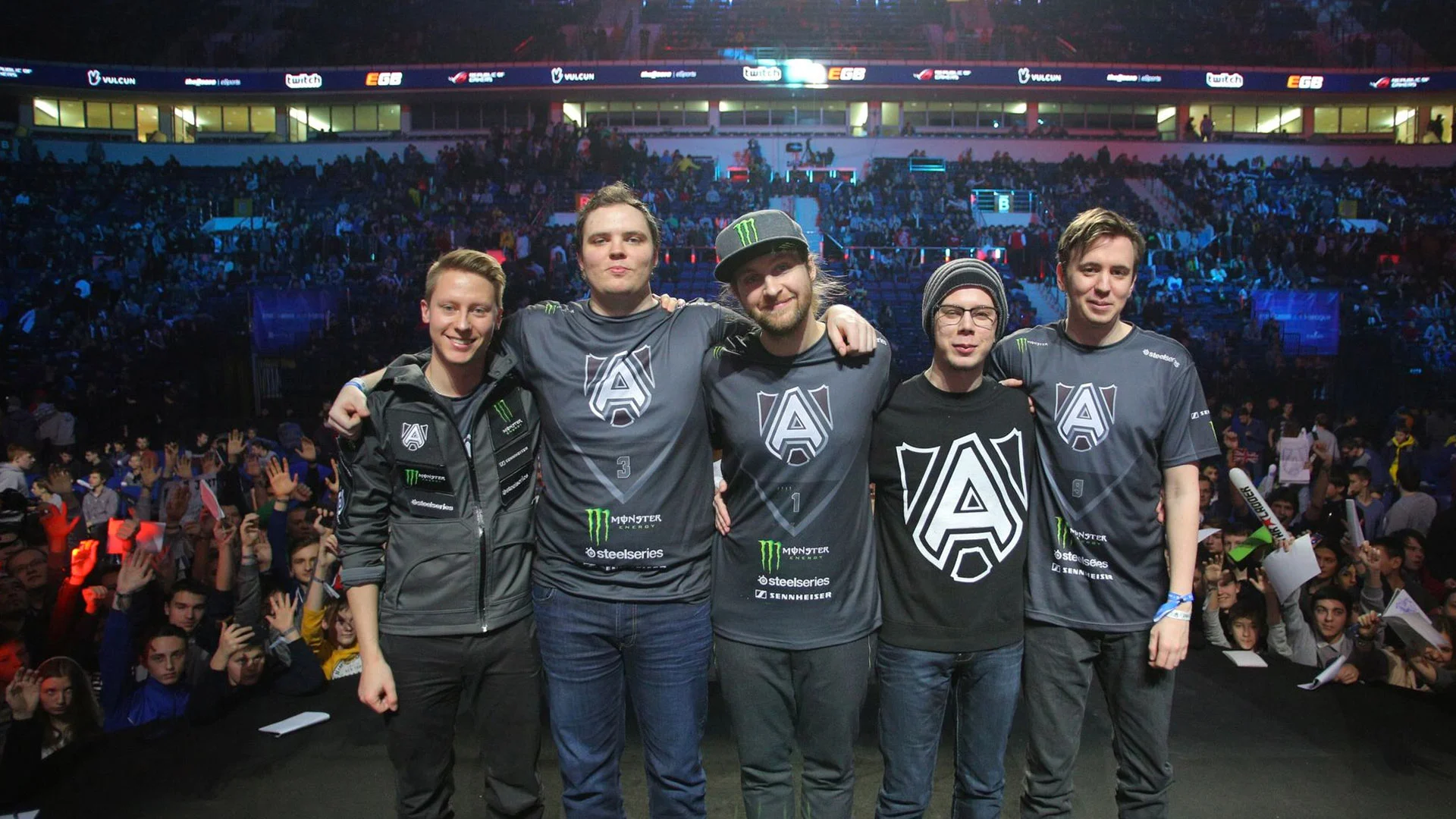 DOTA 2: China vs. the World in the Shanghai Major