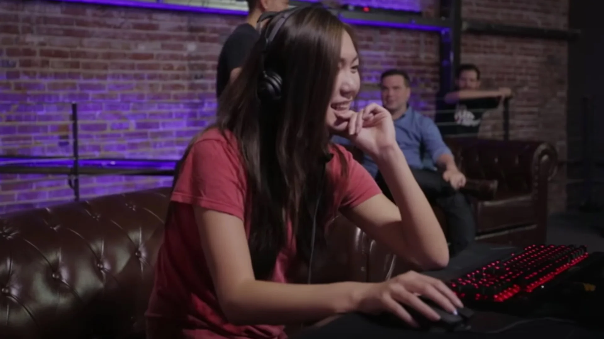 Video Explores the Struggles of a Female eSports Champion