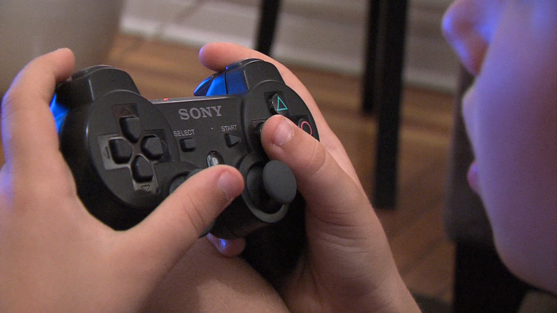 хобби компьютерные игры. приставка сони плейстейшен 4 гта. видеоигры польза и вред. геймпад мультяшный. игрушки видеоигра.