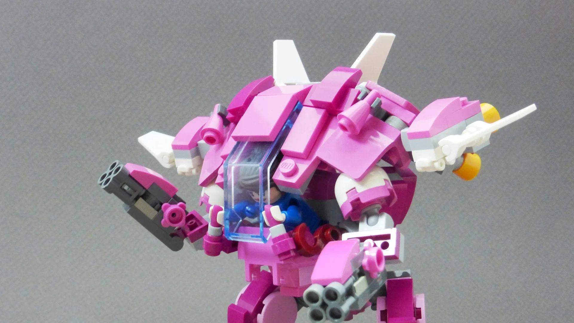 OVERWATCH'S D.va Comes To Life Via Legos!