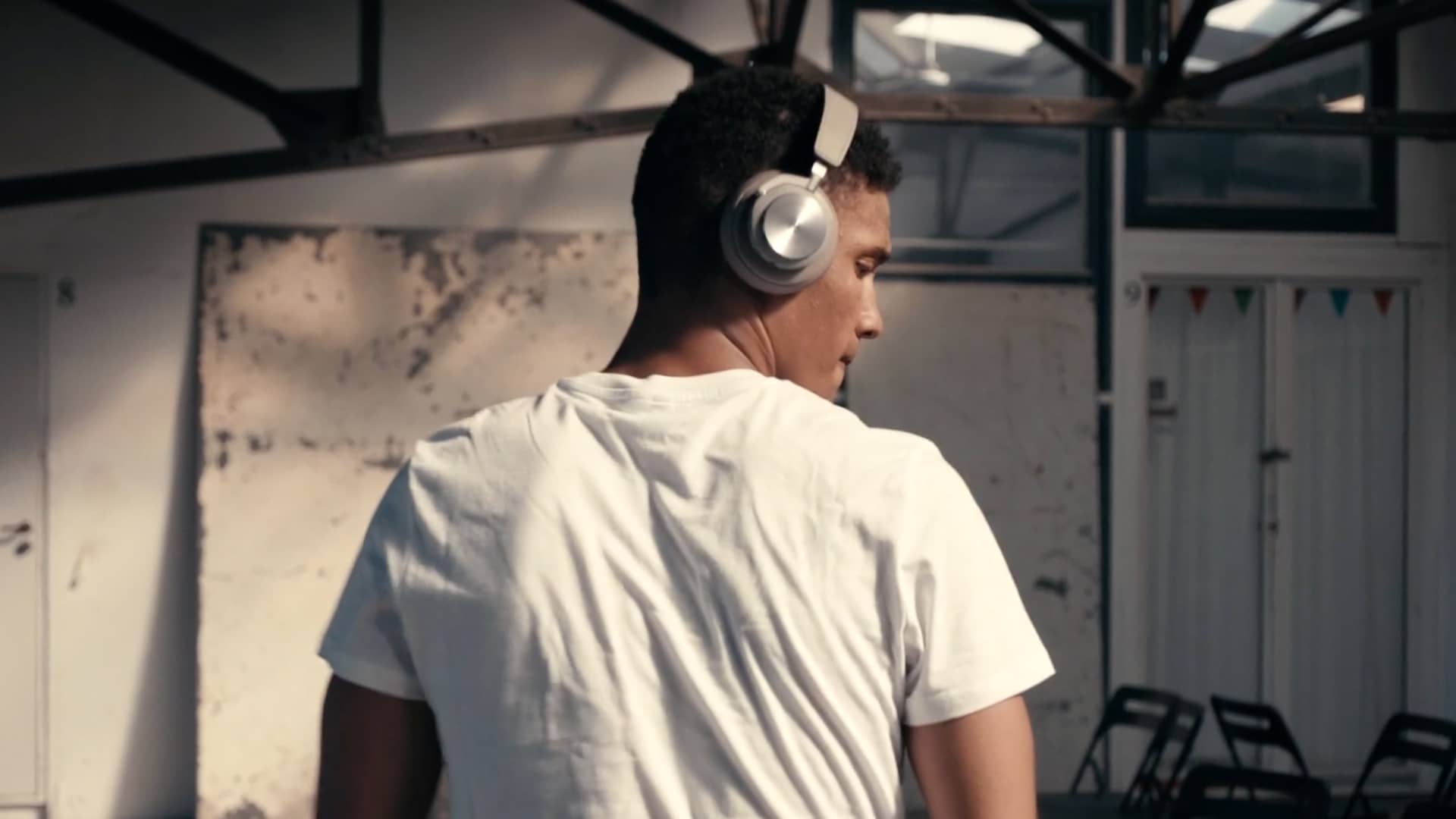 Tech Review: BEOPLAY H7's Are Near Perfect