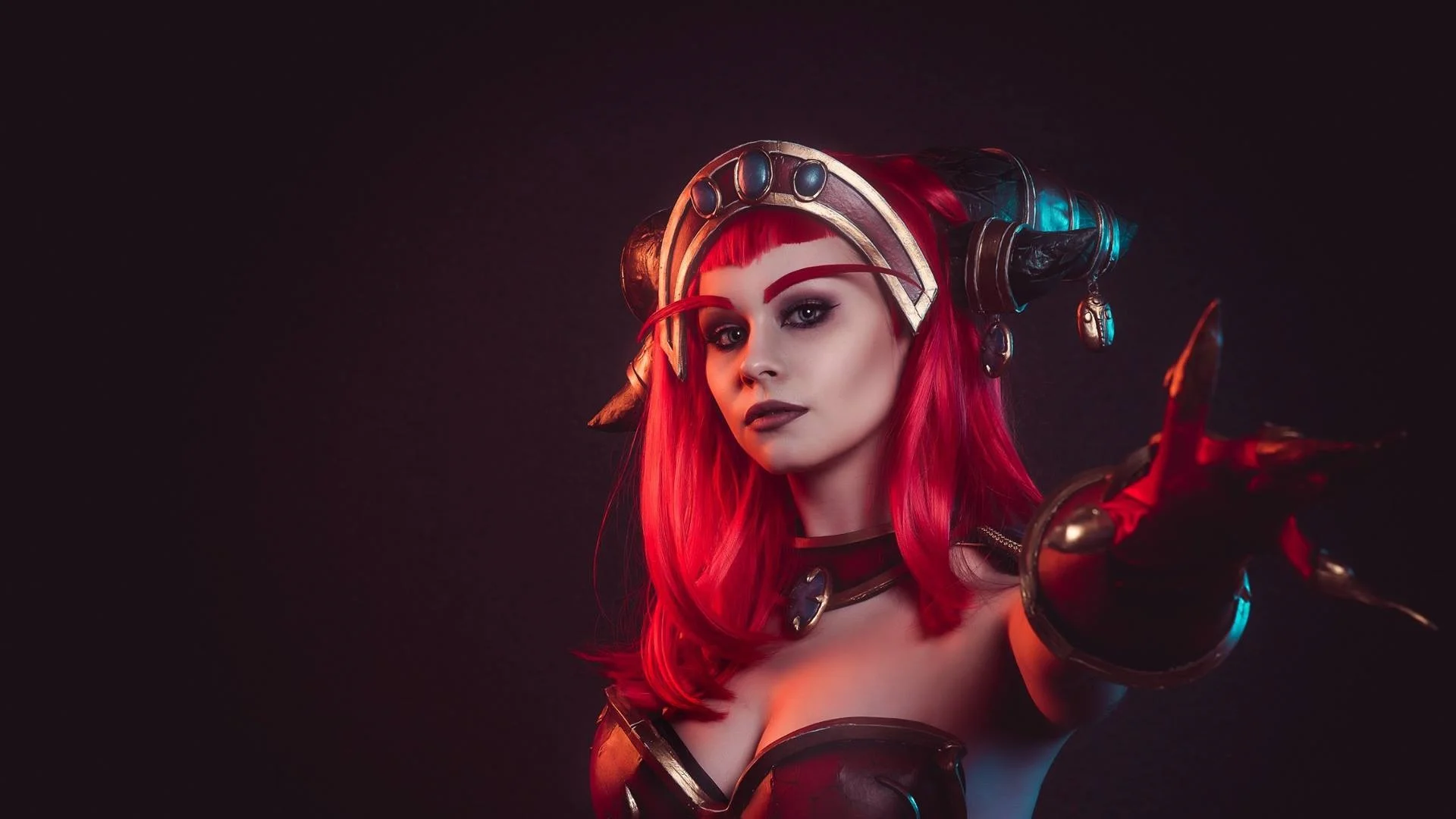 This WORLD OF WARCRAFT Alexstrasza Cosplay Brings Hope And Life To All