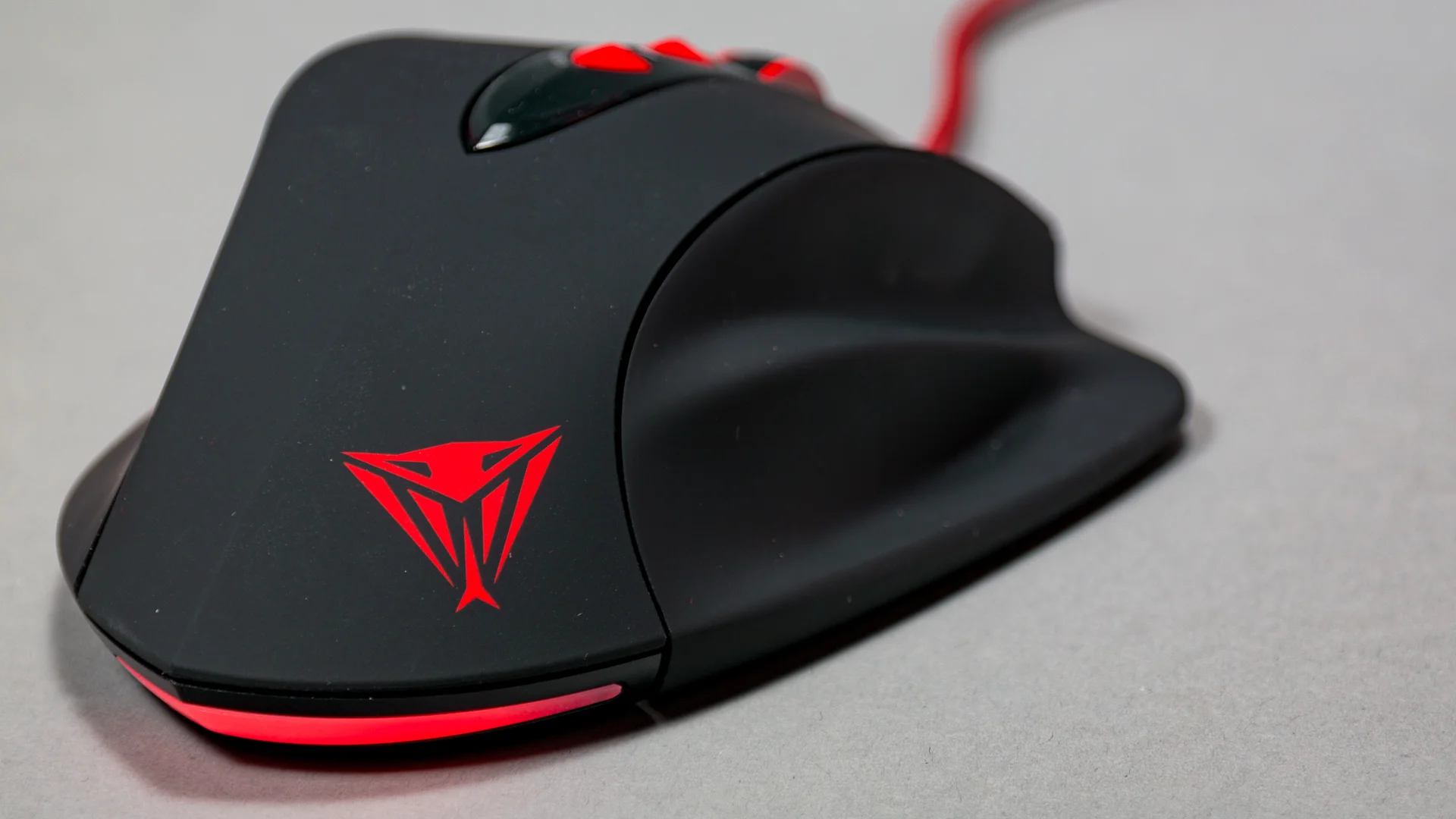 Review: Viper V560 Laser Gaming Mouse