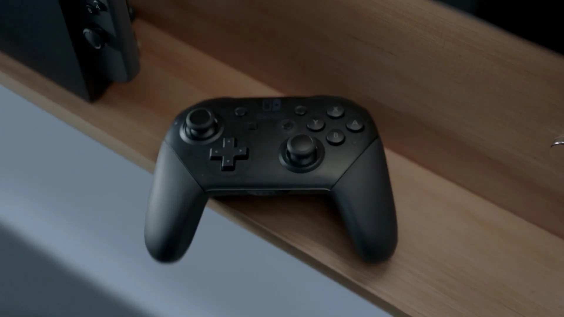 You Can Use The Nintendo Switch Pro Controller With A PC