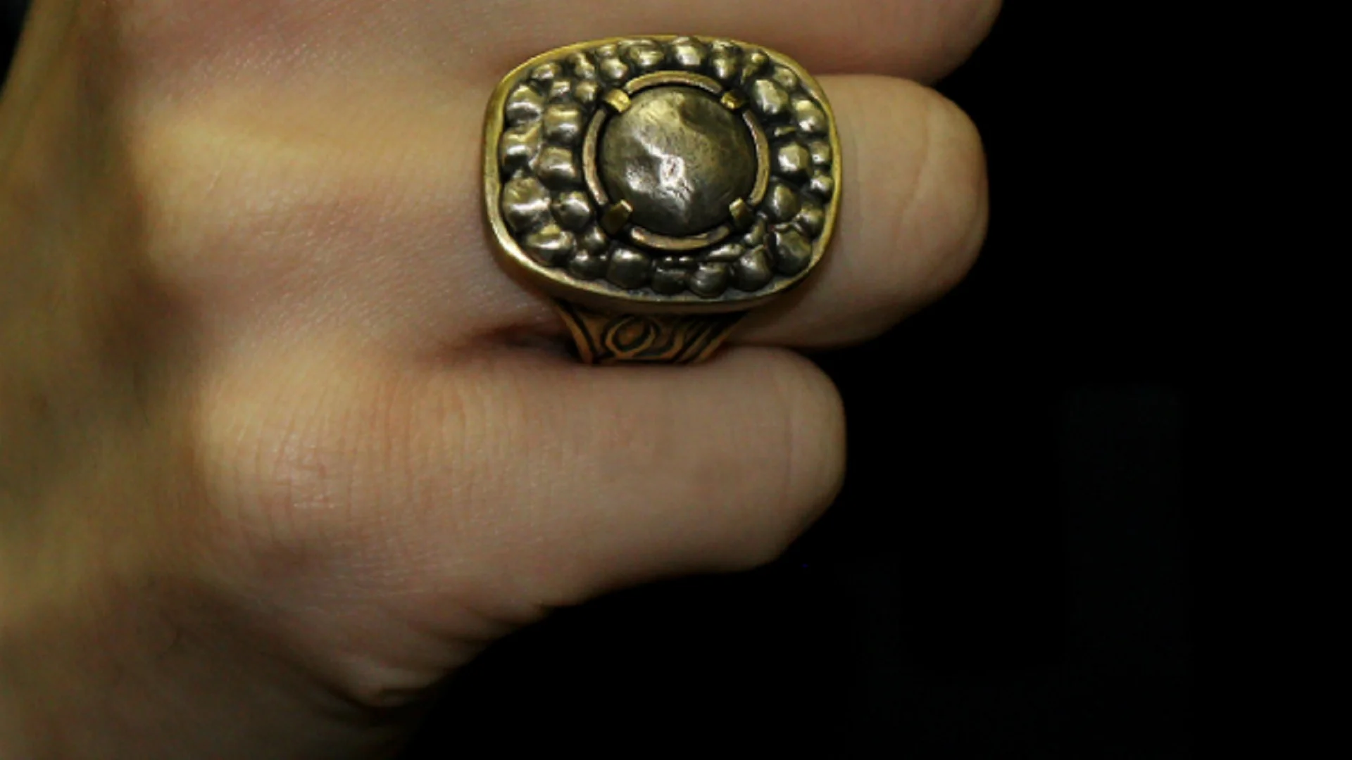 You Can Own Havel's And The Silvercat's Ring From DARK SOULS