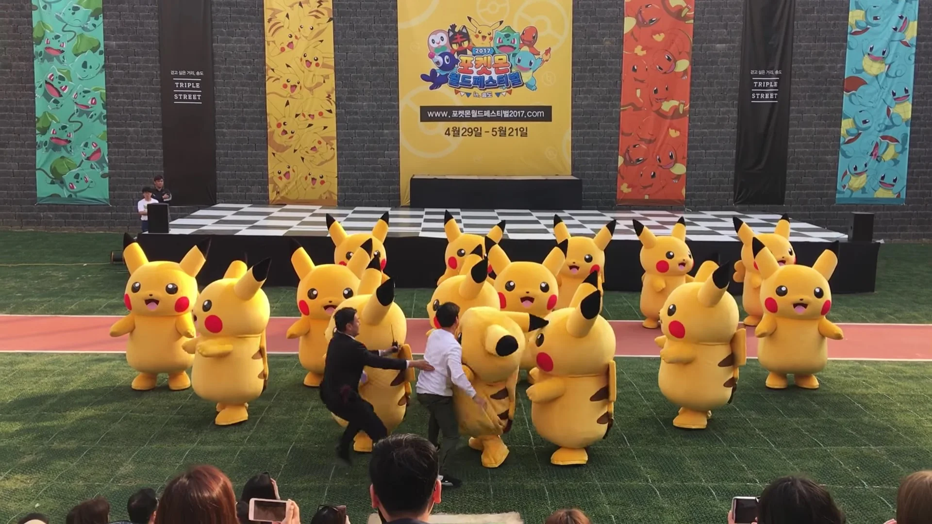 Pikachu Deflates At South Korean POKEMON Festival And Event Organizers Freak Out