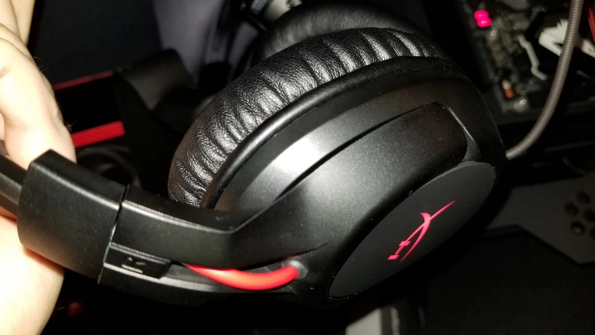 HyperX Showed New Gaming Headset That Works Wirelessly On PS4 At CES 2018