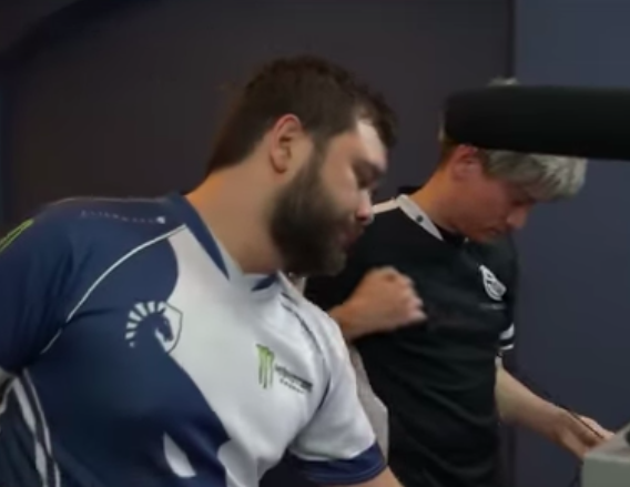 Hungrybox clinches Melee’s year-end No. 1 ranking at Smash Summit 7